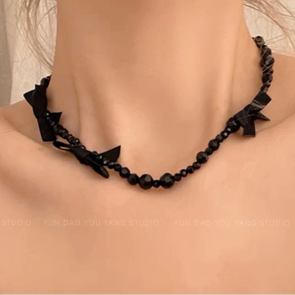 New Black Ribbon Beads Necklace - Picture 2 of 3